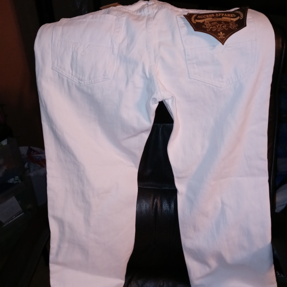 White ripped jeans brand new size 36